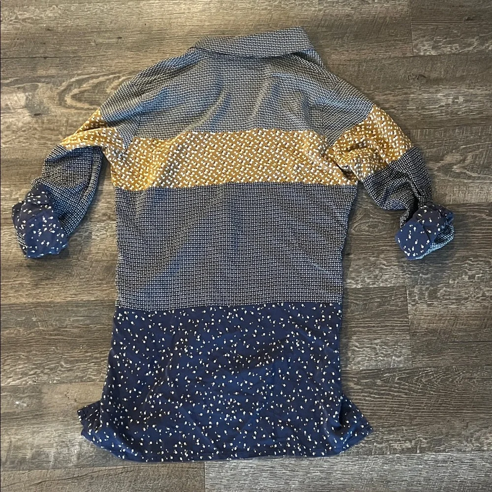 Blue and Gold Patterned Button-Up Shirt - Picture 5 of 6